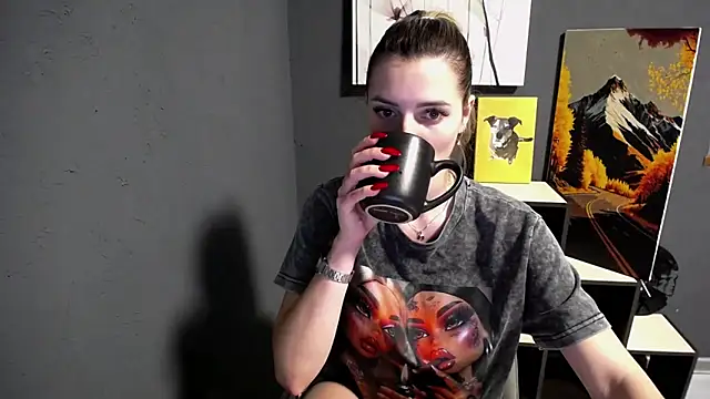 lady olivia  online show from June 2026 02:17:02 PM