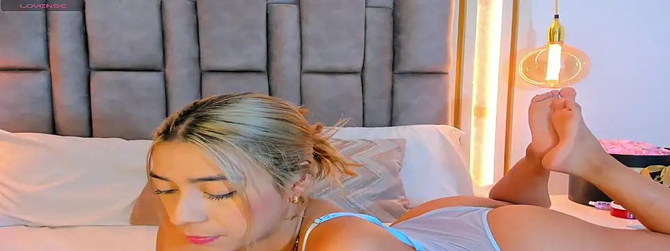 Snapshot of elianabrown chatting on April 2026 12:55:02 AM elianabrown online show from April 2026 12:55:02 AM