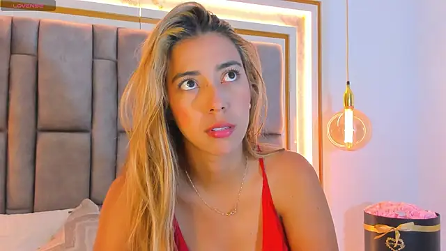 Snapshot of elianabrown chatting on April 2026 12:35:02 AM elianabrown online show from April 2026 12:35:02 AM