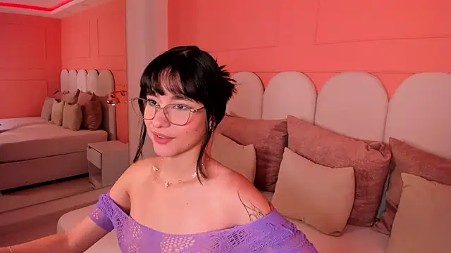 Snapshot of emilly_williams_ chatting on February 2025 05:10:02 PM emilly williams online show from February 2025 05:10:02 PM