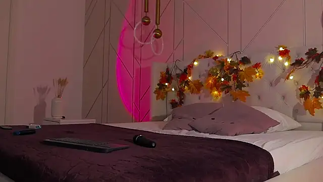 Lolly Neal online show from December 2024 11:58:01 AM