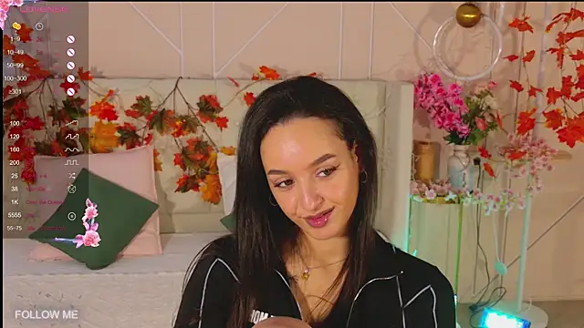 Lolly Neal online show from November 2025 04:59:02 AM