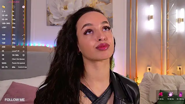 Snapshot of Lolly_Neal chatting on April 2026 03:39:01 PM Lolly Neal online show from April 2026 03:39:01 PM