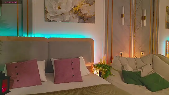 Snapshot of Lolly_Neal chatting on April 2026 03:35:01 PM Lolly Neal online show from April 2026 03:35:01 PM