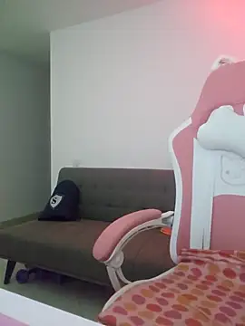 Snapshot of azumiichan chatting on April 2026 12:05:01 AM azumiichan online show from April 2026 12:05:01 AM