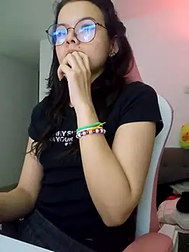 Snapshot of azumiichan chatting on April 2026 01:42:02 AM azumiichan online show from April 2026 01:42:02 AM