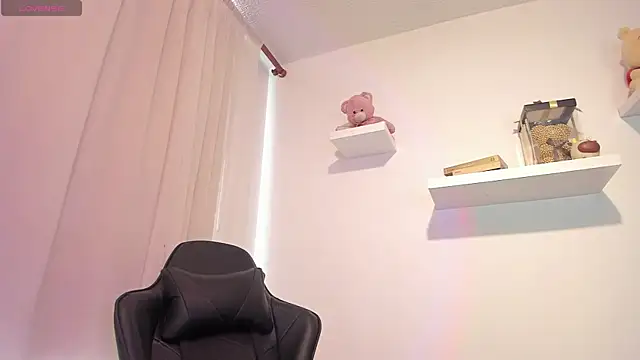 Snapshot of I_am_tori chatting on January 2025 03:58:01 PM I am tori online show from January 2025 03:58:01 PM