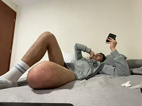 Snapshot of femboyxx69 chatting on April 2026 02:10:01 PM femboyxx69 online show from April 2026 02:10:01 PM