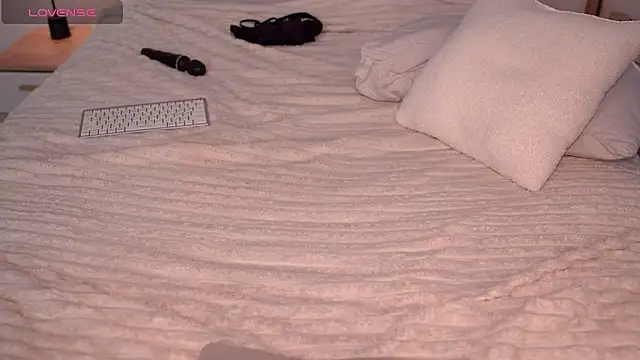 arielbell  online show from January 2025 12:41:02 PM