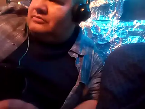 Snapshot of thecoolarrow chatting on December 2024 07:26:02 AM thecoolarrow online show from December 2024 07:26:02 AM