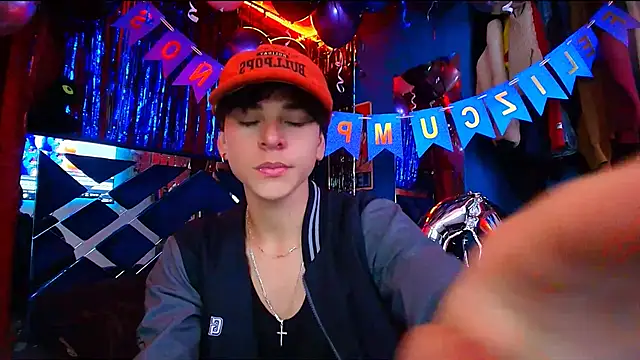 Luke Howland online show from November 2025 12:10:01 AM