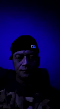 Snapshot of McdyllanXX chatting on January 2025 10:37:01 PM McdyllanXX online show from January 2025 10:37:01 PM