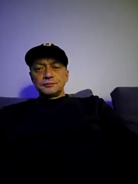 Snapshot of McdyllanXX chatting on February 2025 12:31:02 AM McdyllanXX online show from February 2025 12:31:02 AM