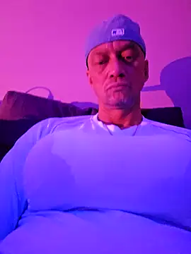 Snapshot of McdyllanXX chatting on March 2025 08:05:01 PM McdyllanXX online show from March 2025 08:05:01 PM