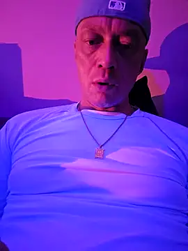 Snapshot of McdyllanXX chatting on March 2025 11:27:02 PM McdyllanXX online show from March 2025 11:27:02 PM