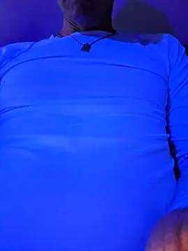 Snapshot of McdyllanXX chatting on March 2025 10:29:02 PM McdyllanXX online show from March 2025 10:29:02 PM