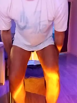 Snapshot of McdyllanXX chatting on September 2025 05:34:01 PM McdyllanXX online show from September 2025 05:34:01 PM