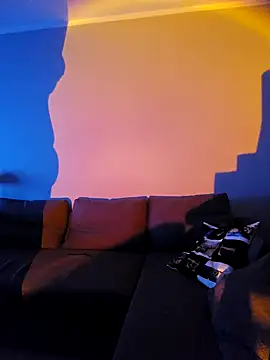 Snapshot of McdyllanXX chatting on October 2025 04:37:02 PM McdyllanXX online show from October 2025 04:37:02 PM