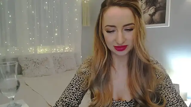 Snapshot of JulietteDiamond chatting on January 2025 09:40:01 PM JulietteDiamond online show from January 2025 09:40:01 PM