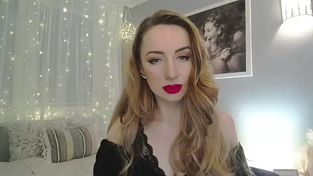 Snapshot of JulietteDiamond chatting on January 2025 04:36:01 PM JulietteDiamond online show from January 2025 04:36:01 PM