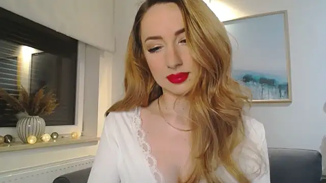 Snapshot of JulietteDiamond chatting on February 2025 03:14:02 PM JulietteDiamond online show from February 2025 03:14:02 PM