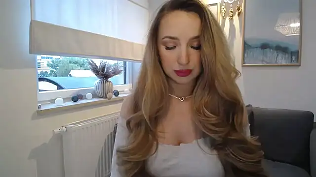 Snapshot of JulietteDiamond chatting on September 2025 03:36:01 PM JulietteDiamond online show from September 2025 03:36:01 PM