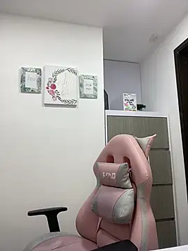 Snapshot of SophiaLaurens chatting on January 2025 08:14:01 AM SophiaLaurens online show from January 2025 08:14:01 AM