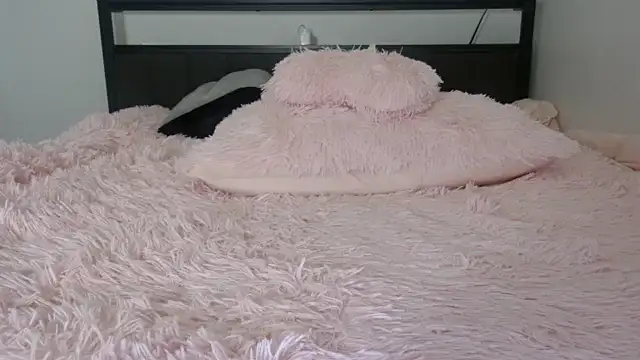 QueenLolaX online show from April 2026 05:41:01 AM