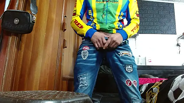 Snapshot of GeorgeZarrate chatting on October 2025 09:48:02 PM GeorgeZarrate online show from October 2025 09:48:02 PM