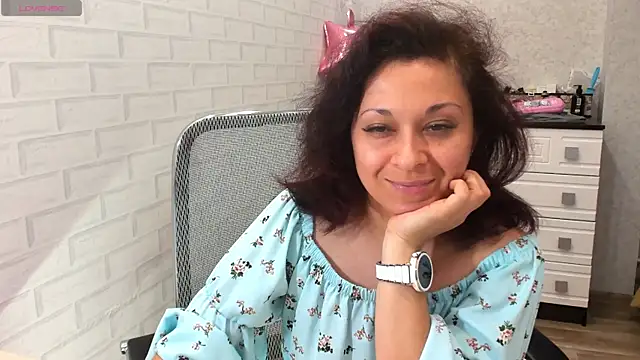 Snapshot of TeasyLana chatting on May 2026 04:52:01 AM TeasyLana online show from May 2026 04:52:01 AM