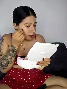 caro sweett online show from December 2024 12:22:01 PM