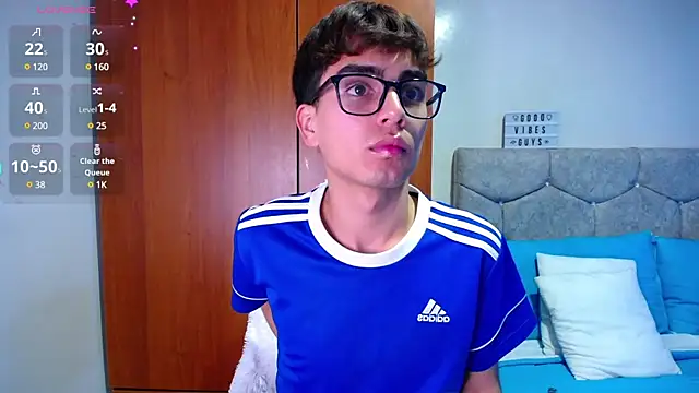 OwenBluee online show from January 2025 08:48:02 PM