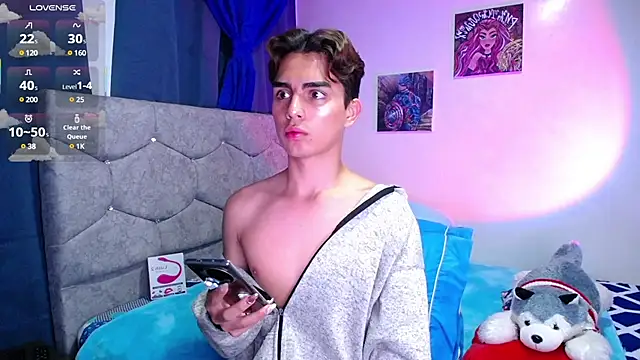 OwenBluee online show from March 2025 02:48:01 AM