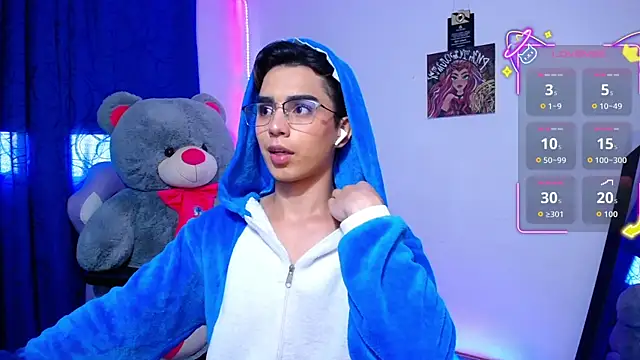 OwenBluee online show from June 2026 01:48:01 PM
