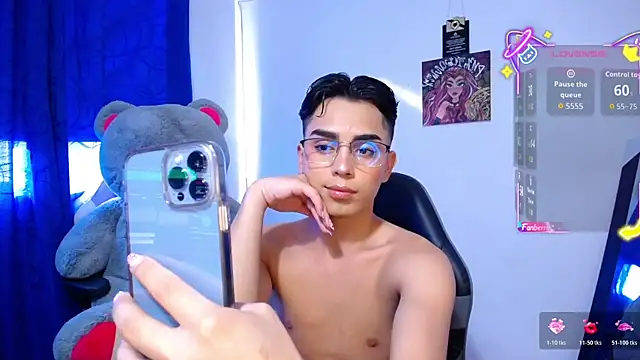 OwenBluee online show from June 2026 09:19:02 PM