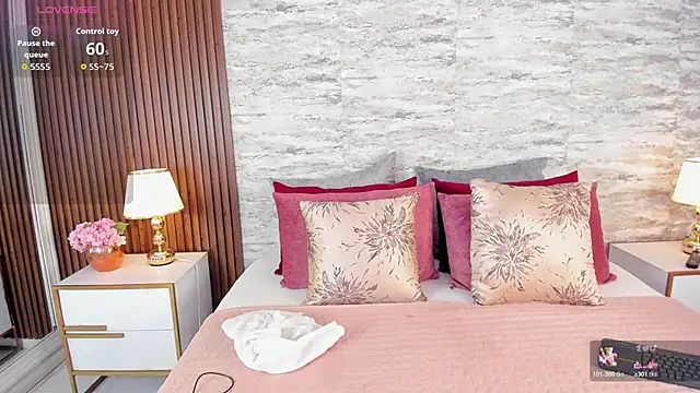 Snapshot of AndreaPink2024 chatting on October 2025 01:24:02 PM AndreaPink2024 online show from October 2025 01:24:02 PM