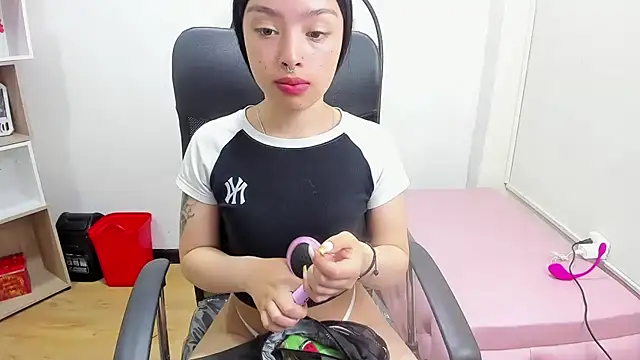 Sofia Mirandaa18 online show from December 2024 08:07:02 PM