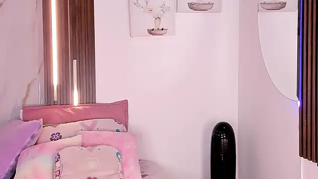 Snapshot of mia_six66 chatting on March 2026 12:10:02 PM mia six66 online show from March 2026 12:10:02 PM