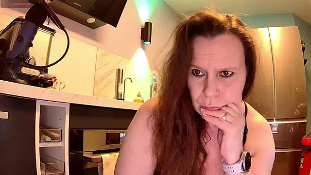 Snapshot of Endrocleia chatting on February 2025 09:47:02 PM Endrocleia online show from February 2025 09:47:02 PM