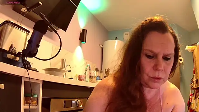 Snapshot of Endrocleia chatting on September 2025 10:32:02 PM Endrocleia online show from September 2025 10:32:02 PM