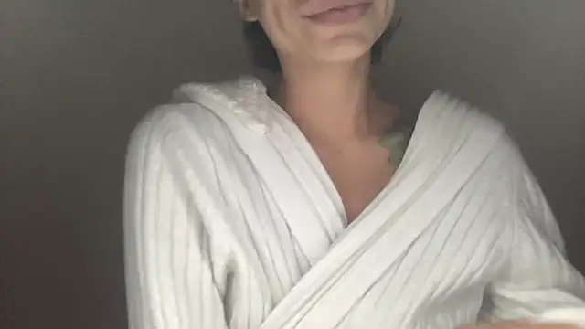 myloveforyouu online show from April 2026 12:53:02 PM