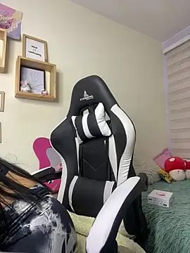 Ivann4 online show from March 2025 07:05:02 PM