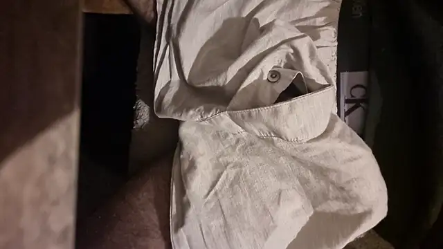 Snapshot of KoyuHanara chatting on October 2025 11:35:01 PM KoyuHanara online show from October 2025 11:35:01 PM