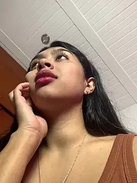 SweetLatiin  online show from February 2025 08:00:01 PM