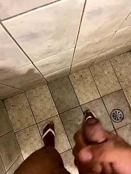 Snapshot of gomespauz chatting on December 2025 05:40:02 PM gomespauz online show from December 2025 05:40:02 PM