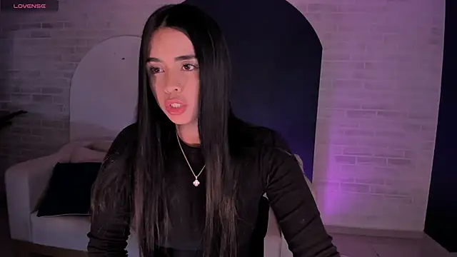 Snapshot of MariaHerrera_ chatting on March 2025 03:35:01 AM MariaHerrera online show from March 2025 03:35:01 AM