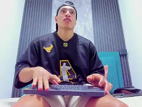 jack pergurtson01 online show from December 2025 10:31:01 AM