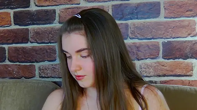 Snapshot of Sofia_Hugs chatting on March 2026 05:16:02 PM Sofia Hugs online show from March 2026 05:16:02 PM
