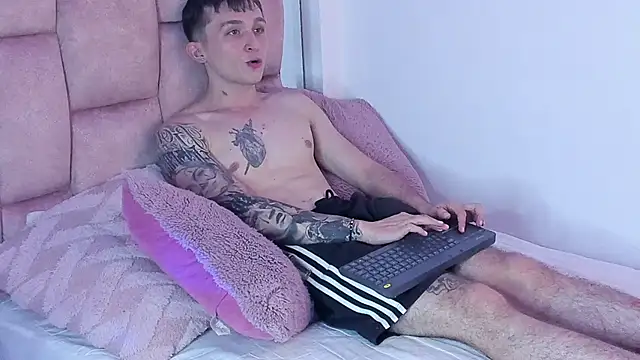 Dylanwhite23  online show from March 2025 02:30:02 AM