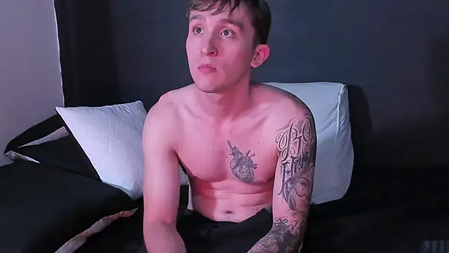 Dylanwhite23  online show from October 2025 08:29:02 PM